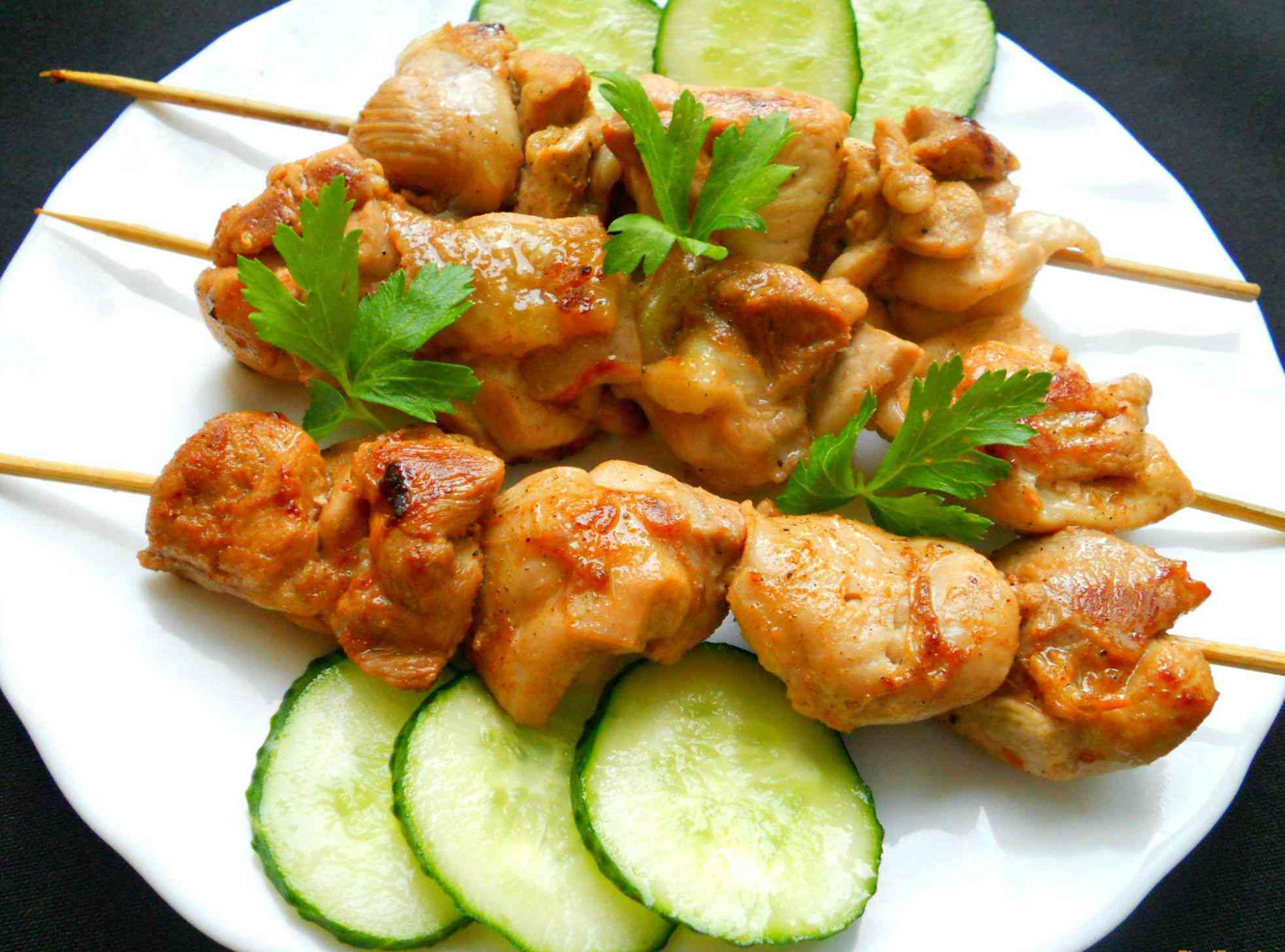 Шашлыки из курицы на шпажках в духовке с пошаговым фото Шашлыки из курицы на шпажках в духовке с пошаговым фото